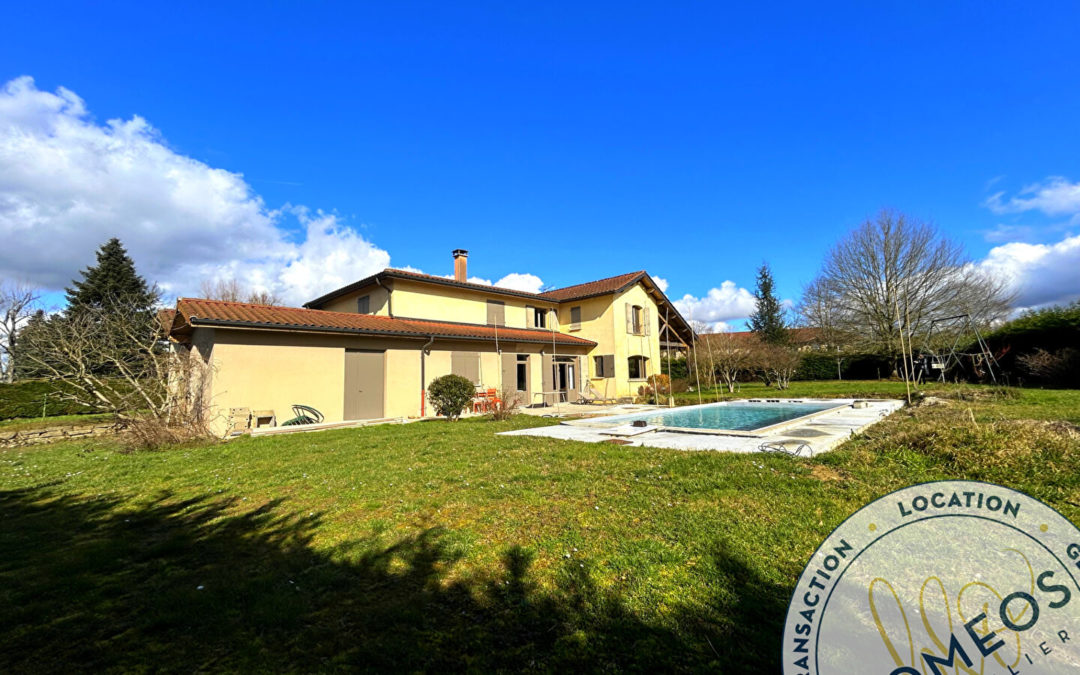 A vendre maison 229.74 m² 
PERONNAS