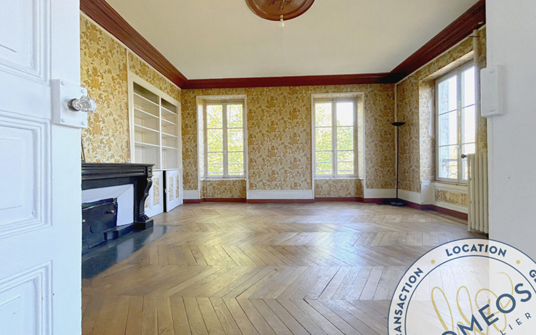 A vendre appartement 157.36 m² 
BOURG EN BRESSE