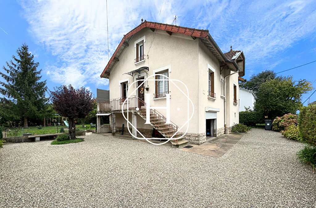 Maison Bourg En Bresse 6 pièce(s) 159 m2